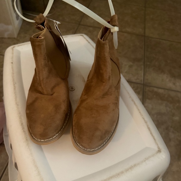 Women’s tan ankle boots - Picture 2 of 3